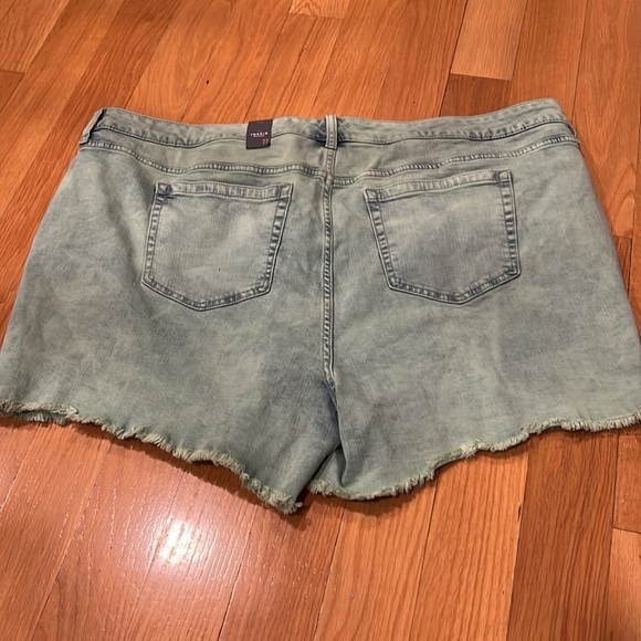 NWT torrid women’s acid jade jean shorts size 22. - Picture 4 of 10